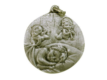 Medallón Niño c/angelito 4,3cm  fundicion